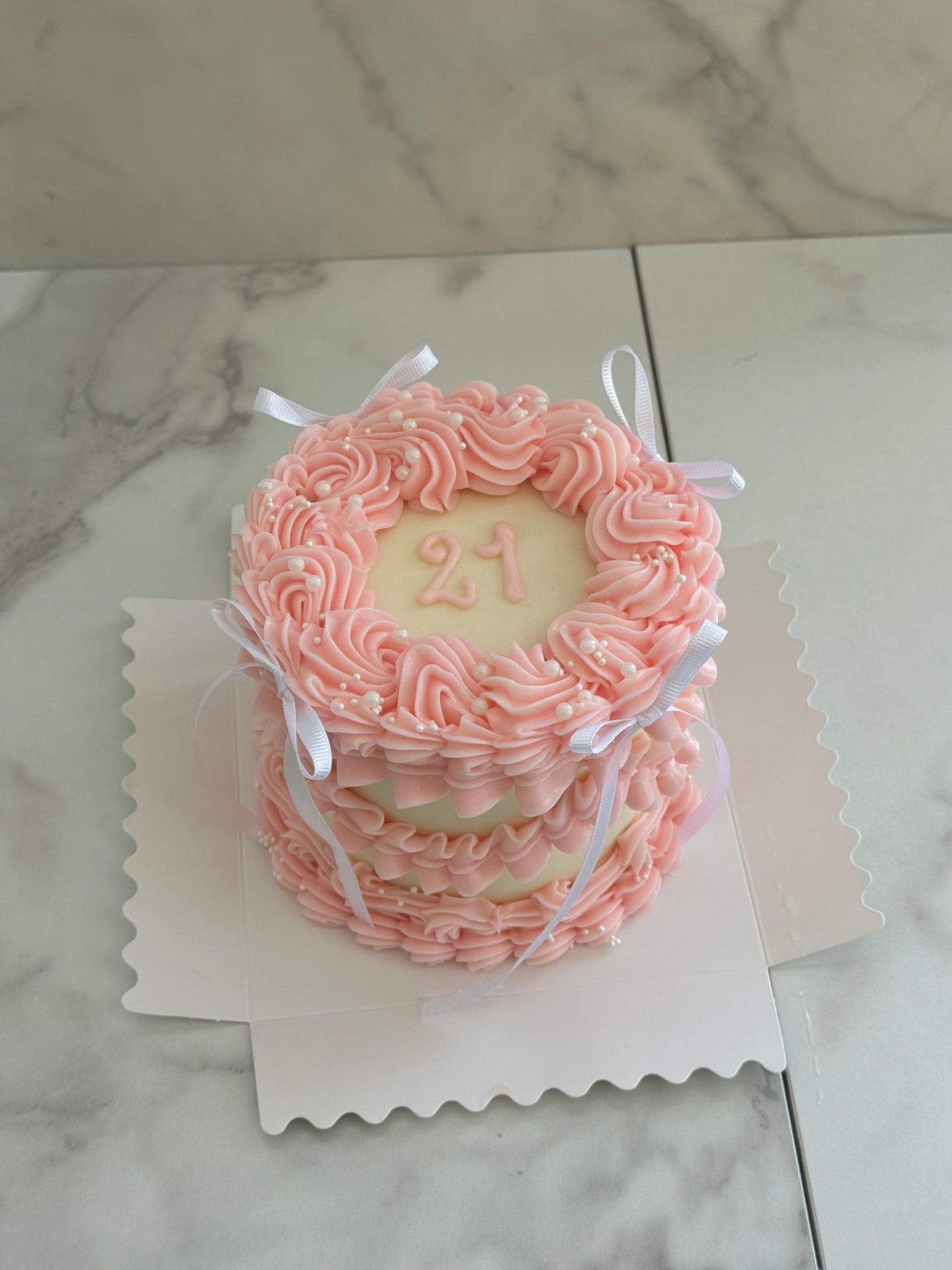 Vintage mini cake