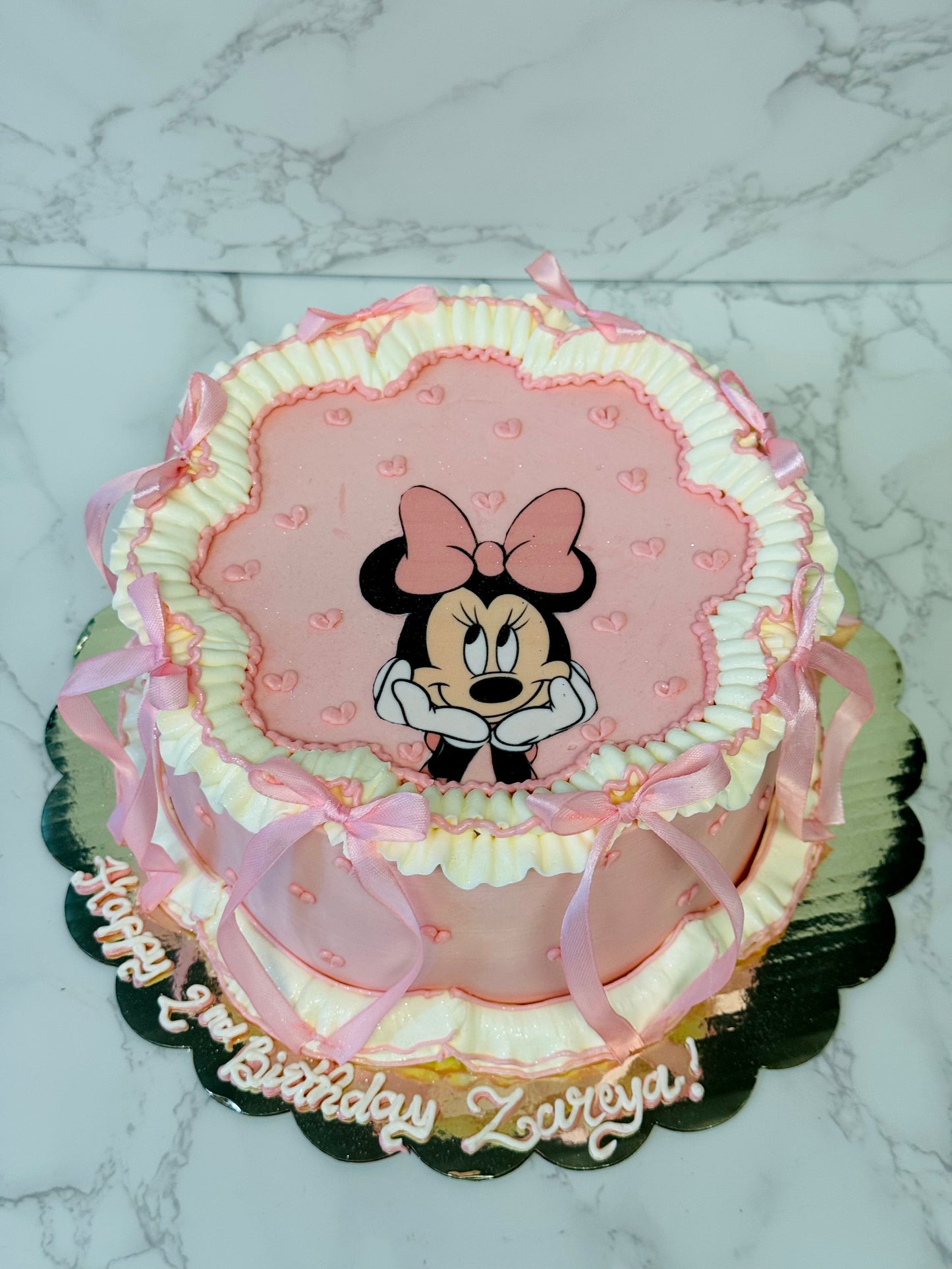 Minnie mousse cake