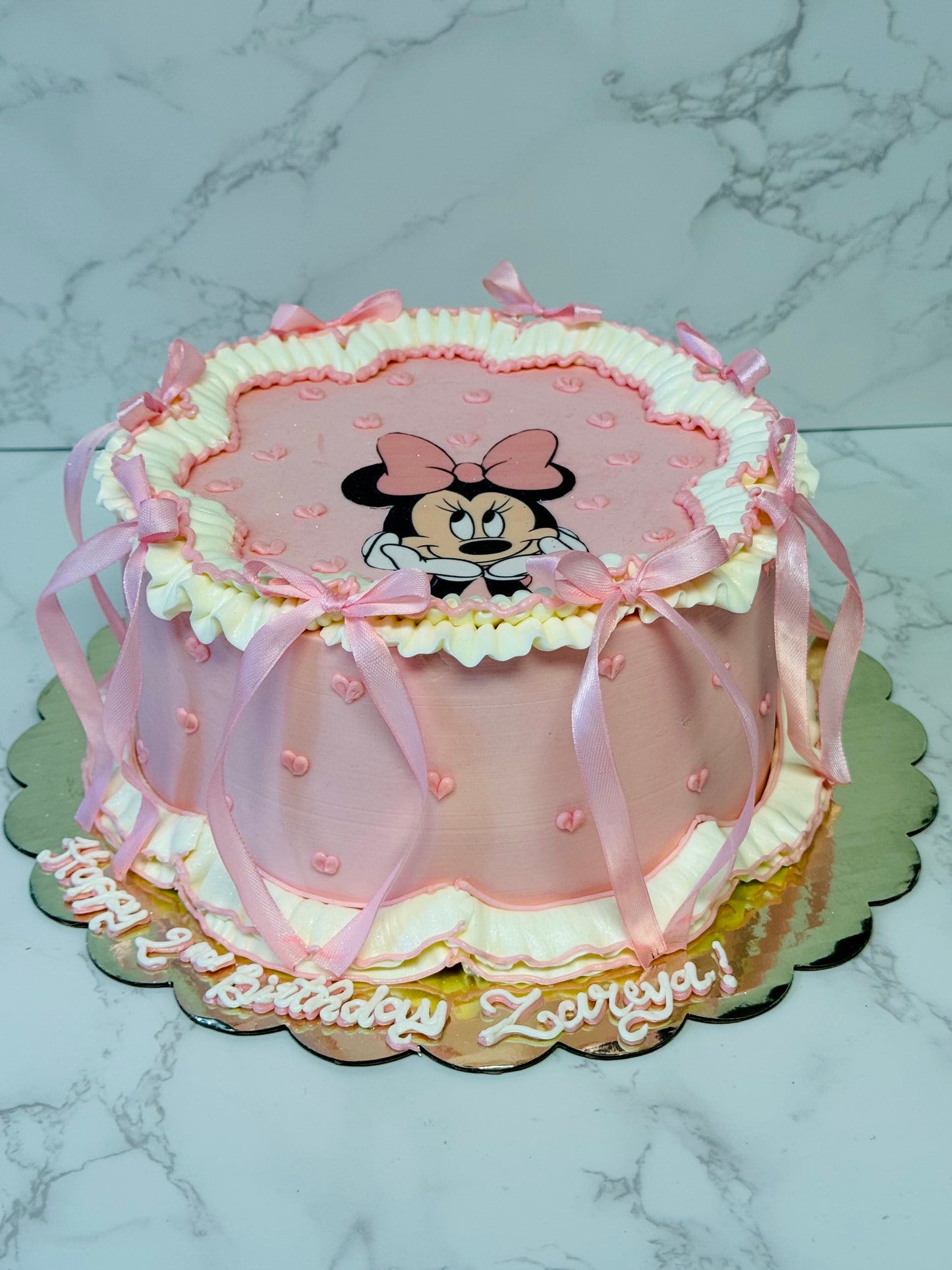 Minnie mousse cake